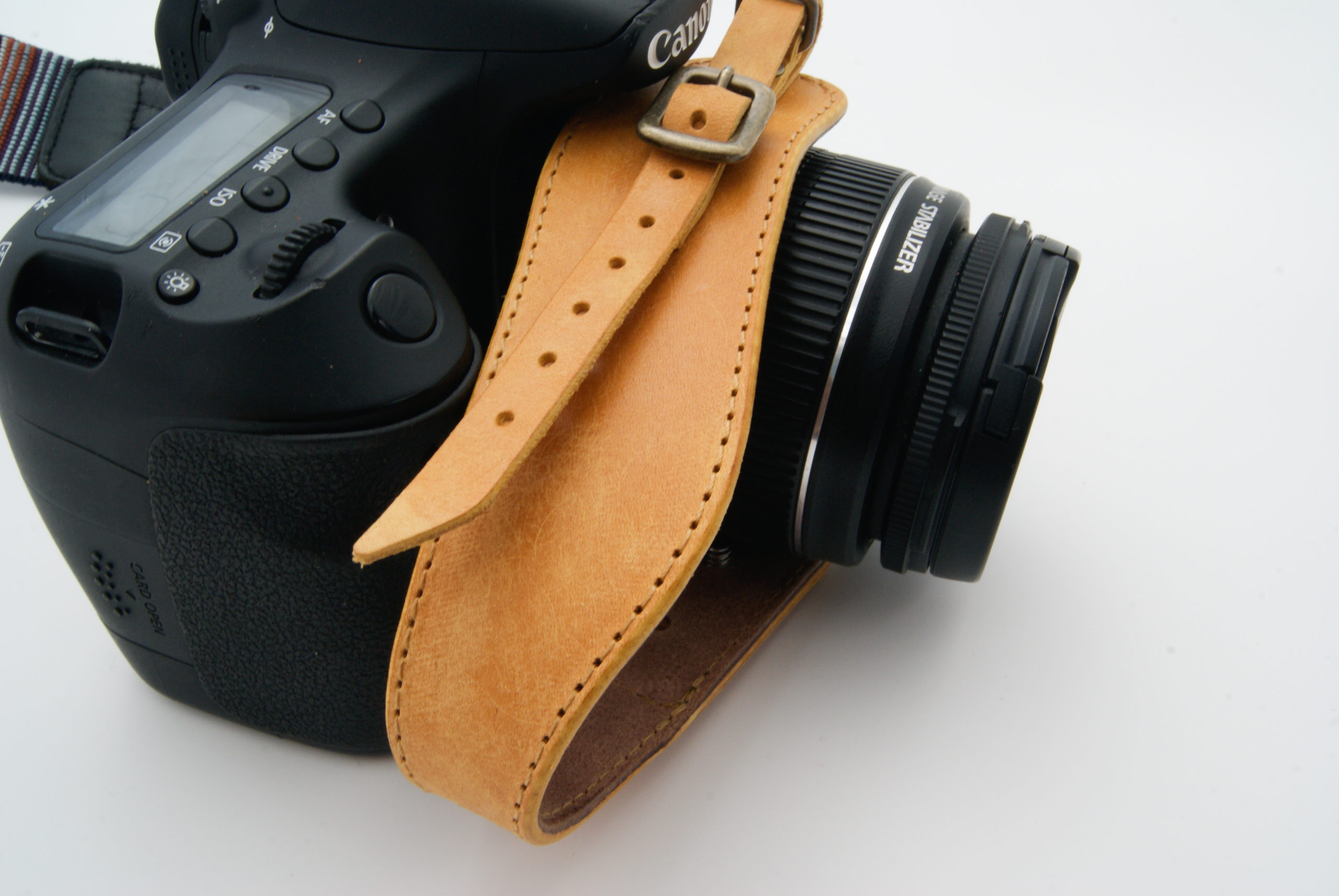 本革製 グリップタイプのハンドストラップ カメラストラップと併用できます Bottega Glicine