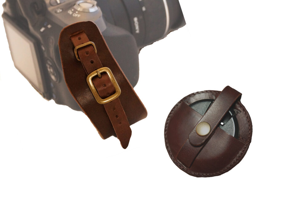 Camera-Handstrap-Lenscapholder